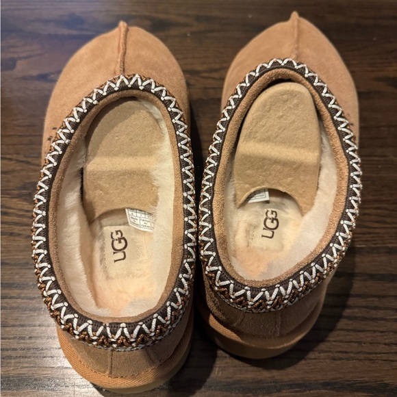 Uggs Tasman brand new in box size 8 - Picture 2 of 6